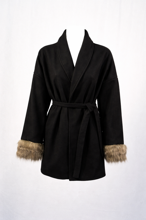 Zwarte Jas met Faux Fur – Oversized Black Coat with Faux Fur – Oversized