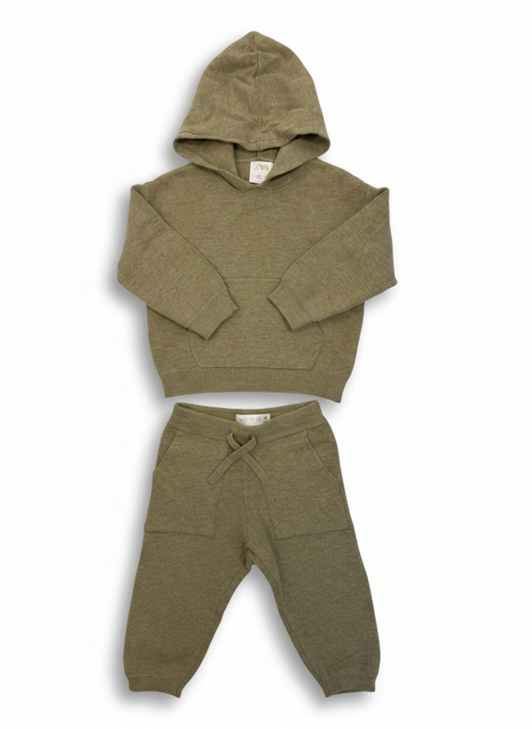 Zara baby set kaki groen maat 86 – heel goede staat | Zara baby set khaki green size 86 – very good condition