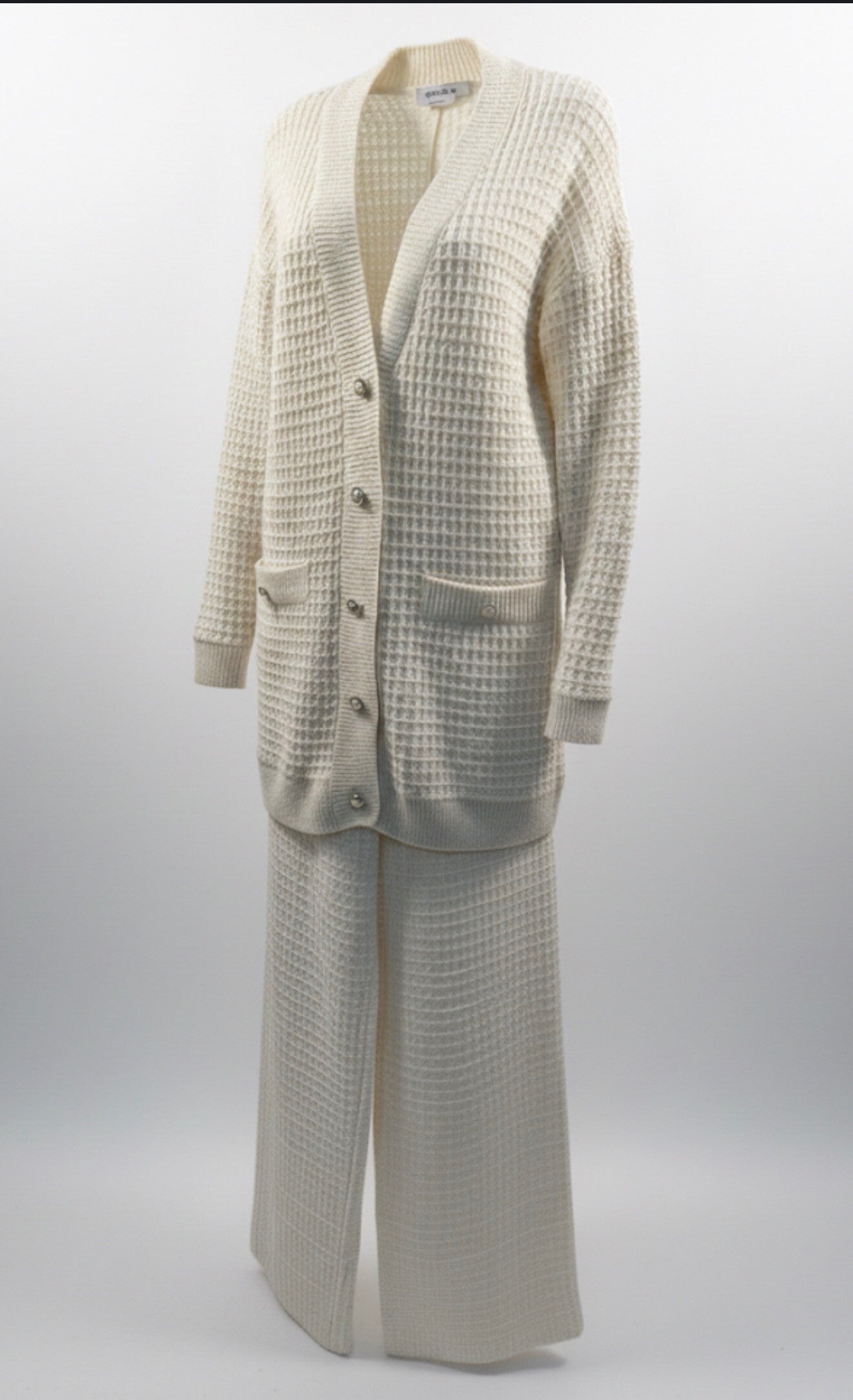 Mango dames crème set (vest + wijde broek) – zo goed als nieuw – maat L Mango women’s cream set (cardigan + wide pants) – very good condition – size L