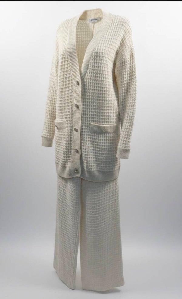 Mango dames crème set (vest + wijde broek) – zo goed als nieuw – maat L Mango women’s cream set (cardigan + wide pants) – very good condition – size L