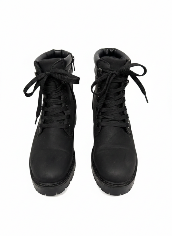Dames korte laarzen zwart maat 39/40 – heel goede staat Women short boots black size 39/40 – very good condition