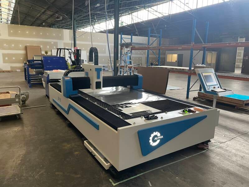 fiber-laser-cutting-machine-24-standard-sd70pv.jpg
