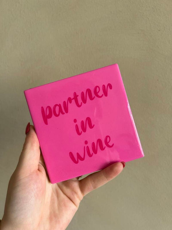 Tegeltje partner in wine