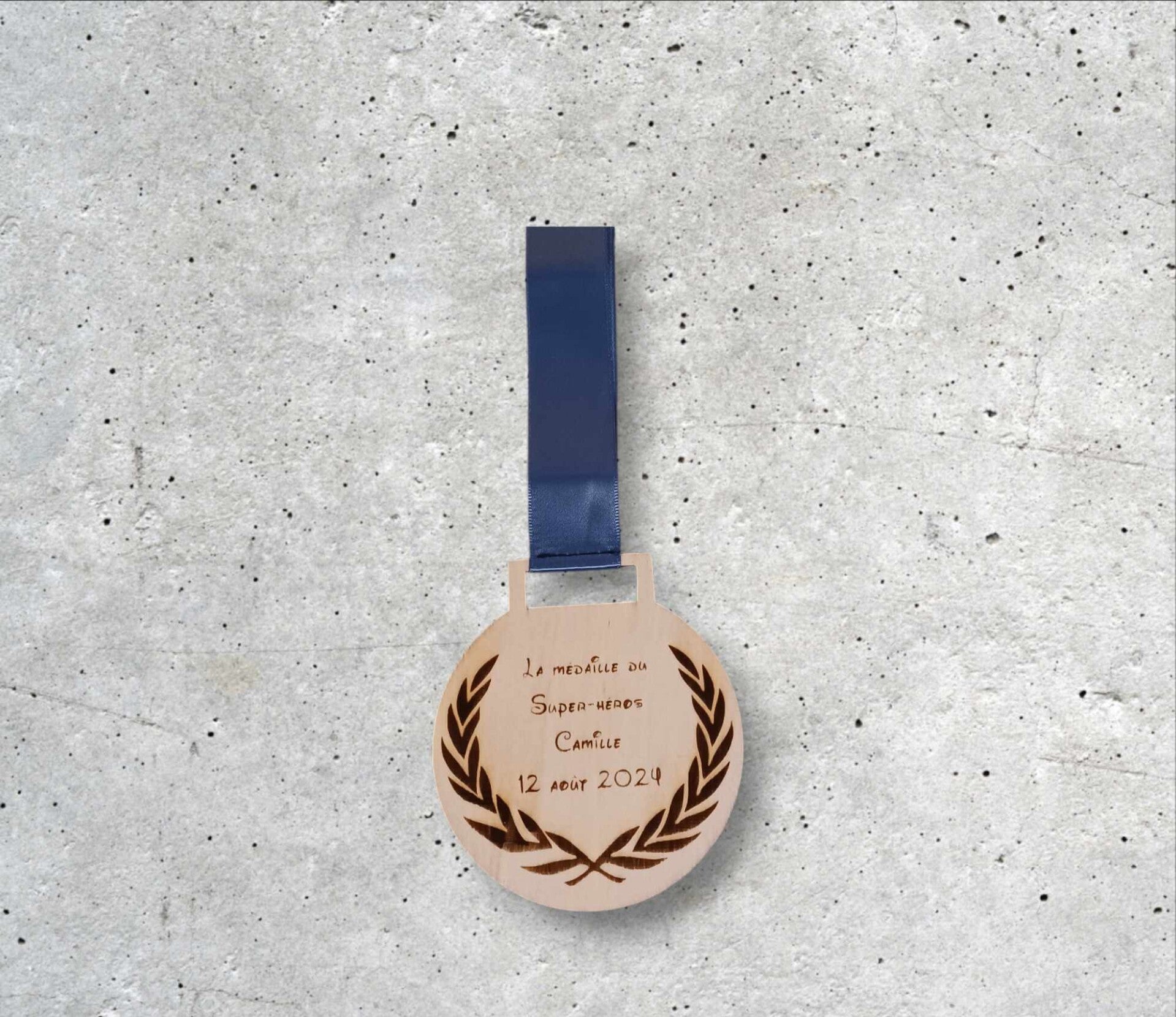 Médaille en bois personnalisée - Modèle laurier