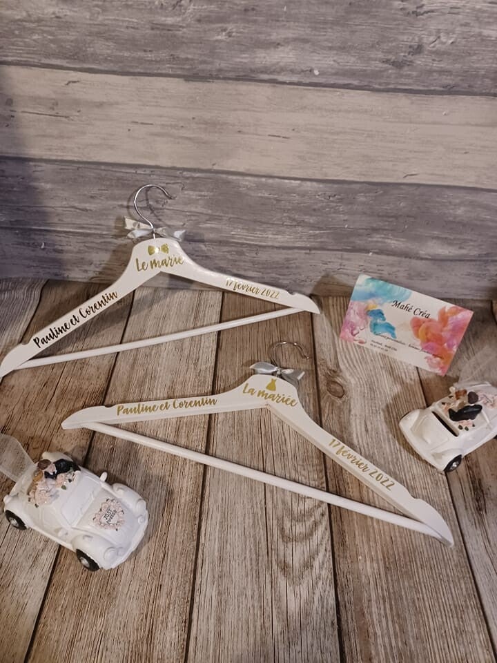Cintre adulte personnalisé - Modèle nœud ou robe