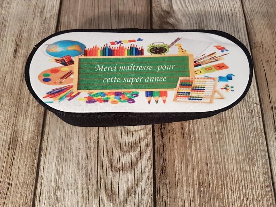 Trousse à crayons personnalisée - Modèle tableau et motif d'école