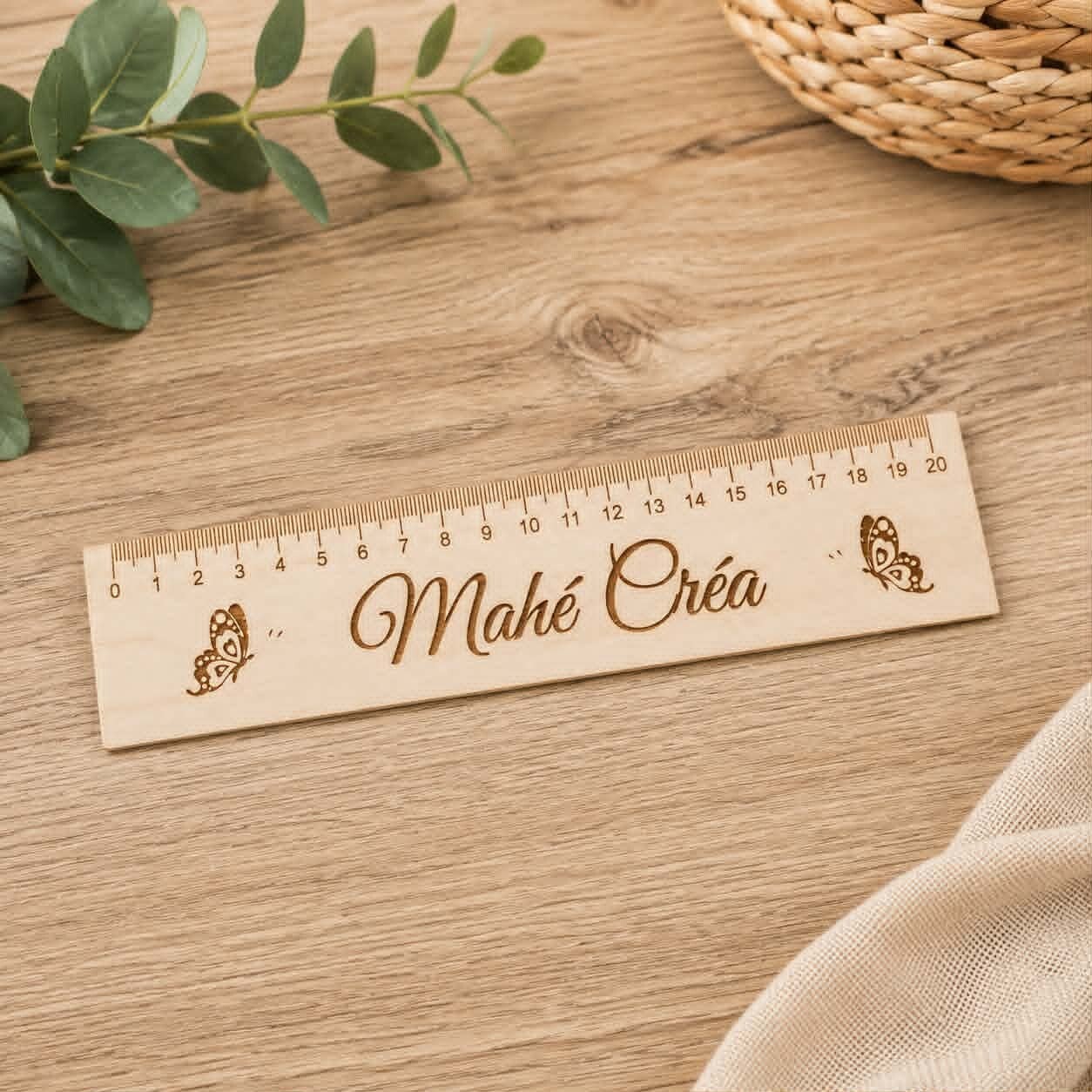 Règle en bois personnalisée - Modèle papillon
