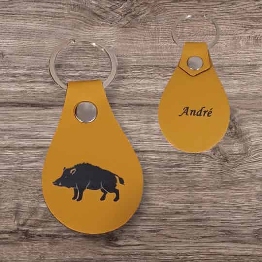 Porte clef goutte simili cuir personnalisé - Modèle sanglier