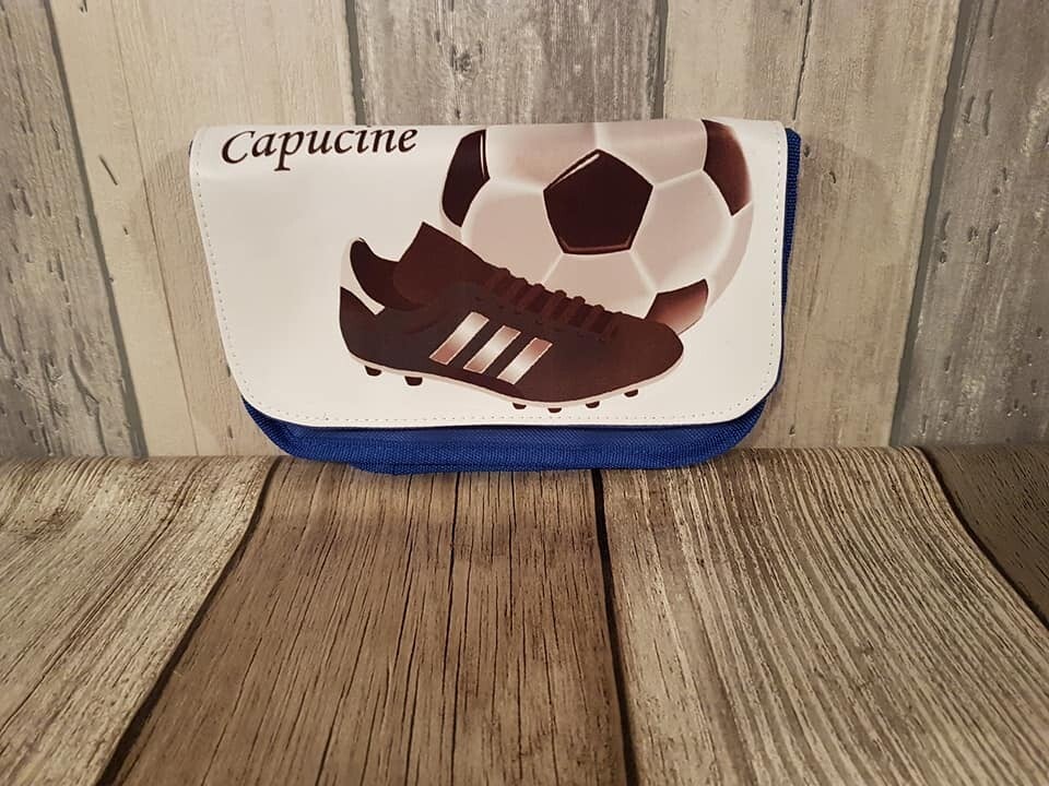 Trousse à crayons personnalisée - Modèle ballon de football et crampon