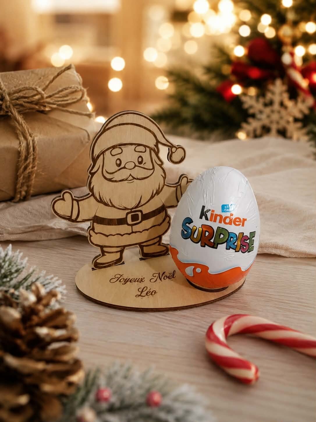Porte oeuf kinder surprise - Modèle Père Noël