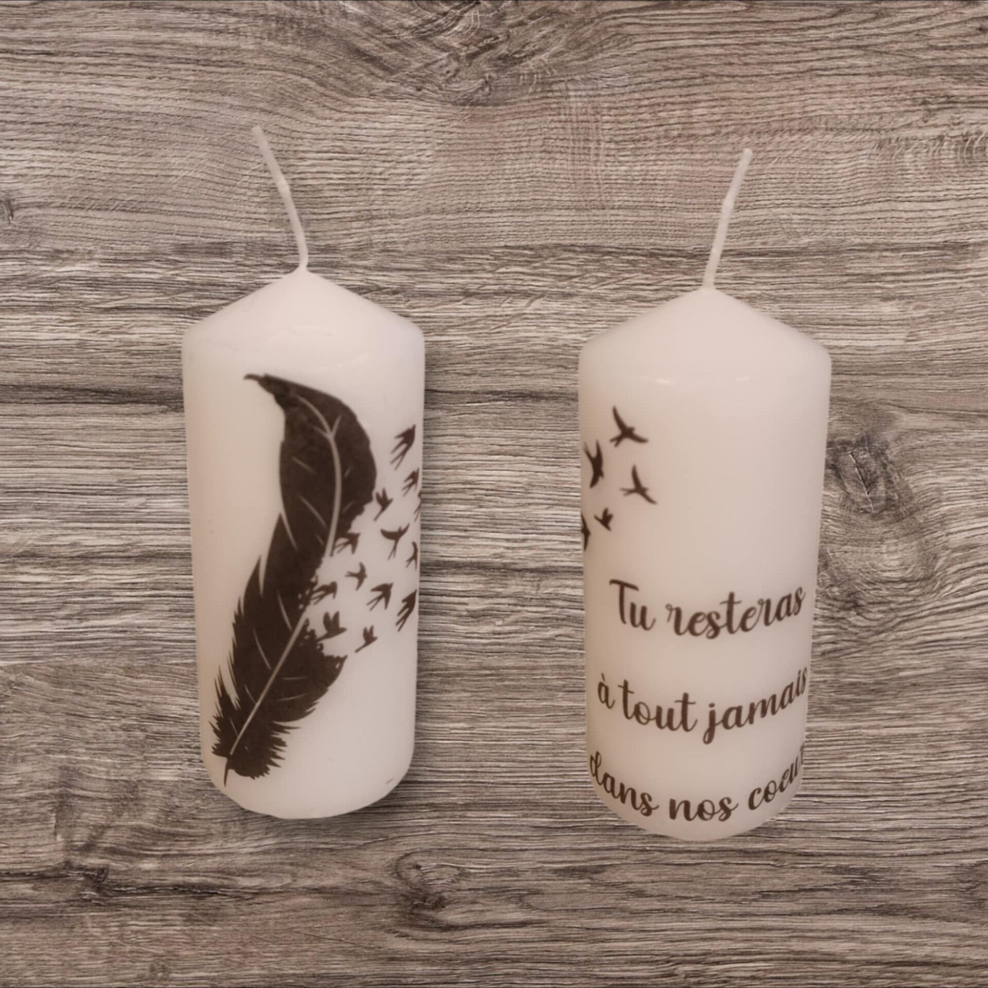Bougie personnalisée - Modèle plume avec envolée d'oiseaux