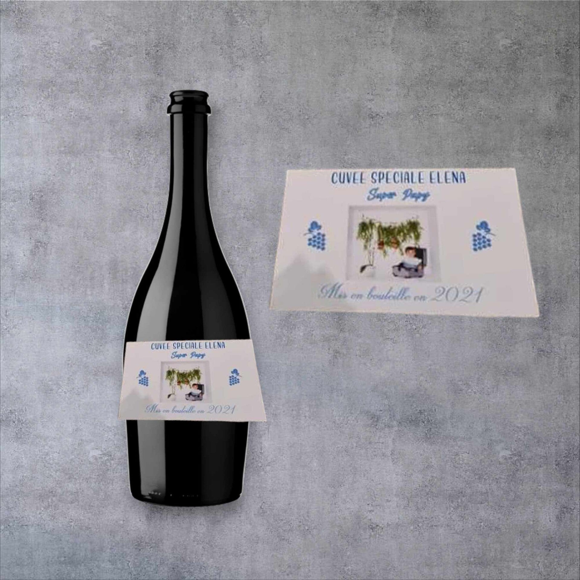 Etiquette autocollante bouteille de vin ou champagne - Modèle grappe de raisin avec photo