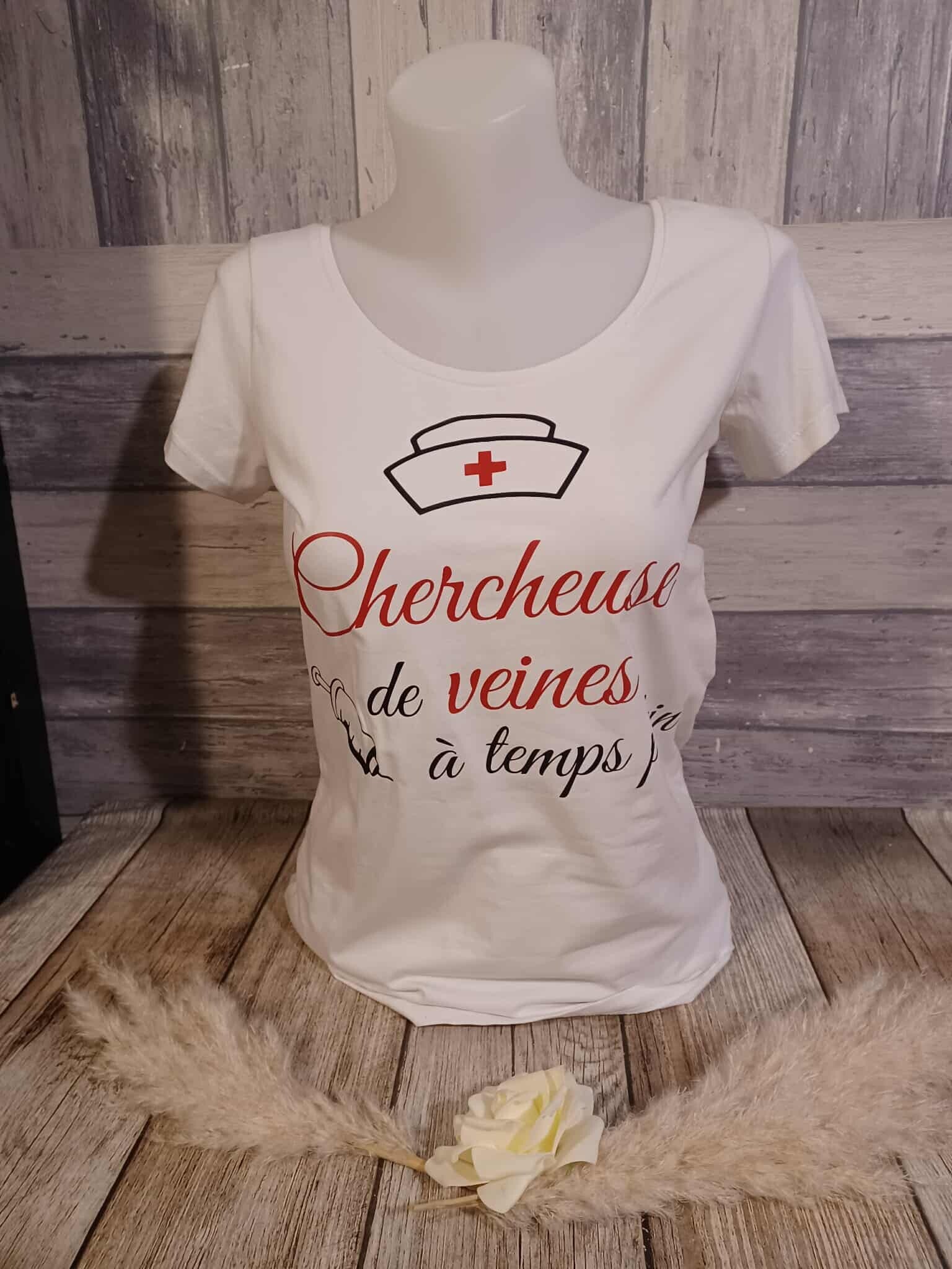 T-shirt adulte personnalisé - Modèle seringue et calot de soin