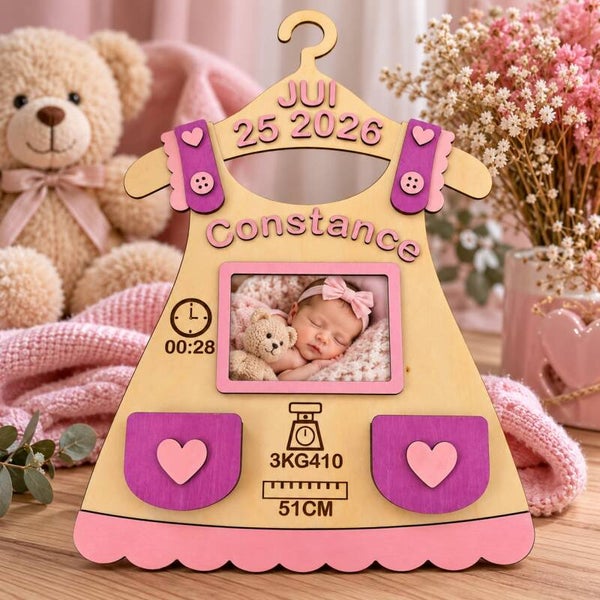 Robe de naissance en bois personnalisée - Cadeau de naissance