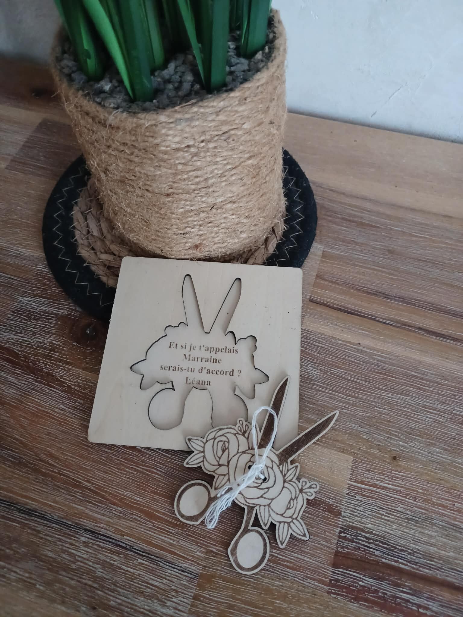 Carte puzzle surprise en bois personnalisée - Modèle ciseaux