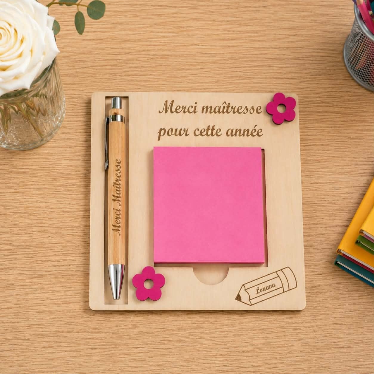 Bloc note avec post it et son stylo en bois - Modèle fleurs et crayon