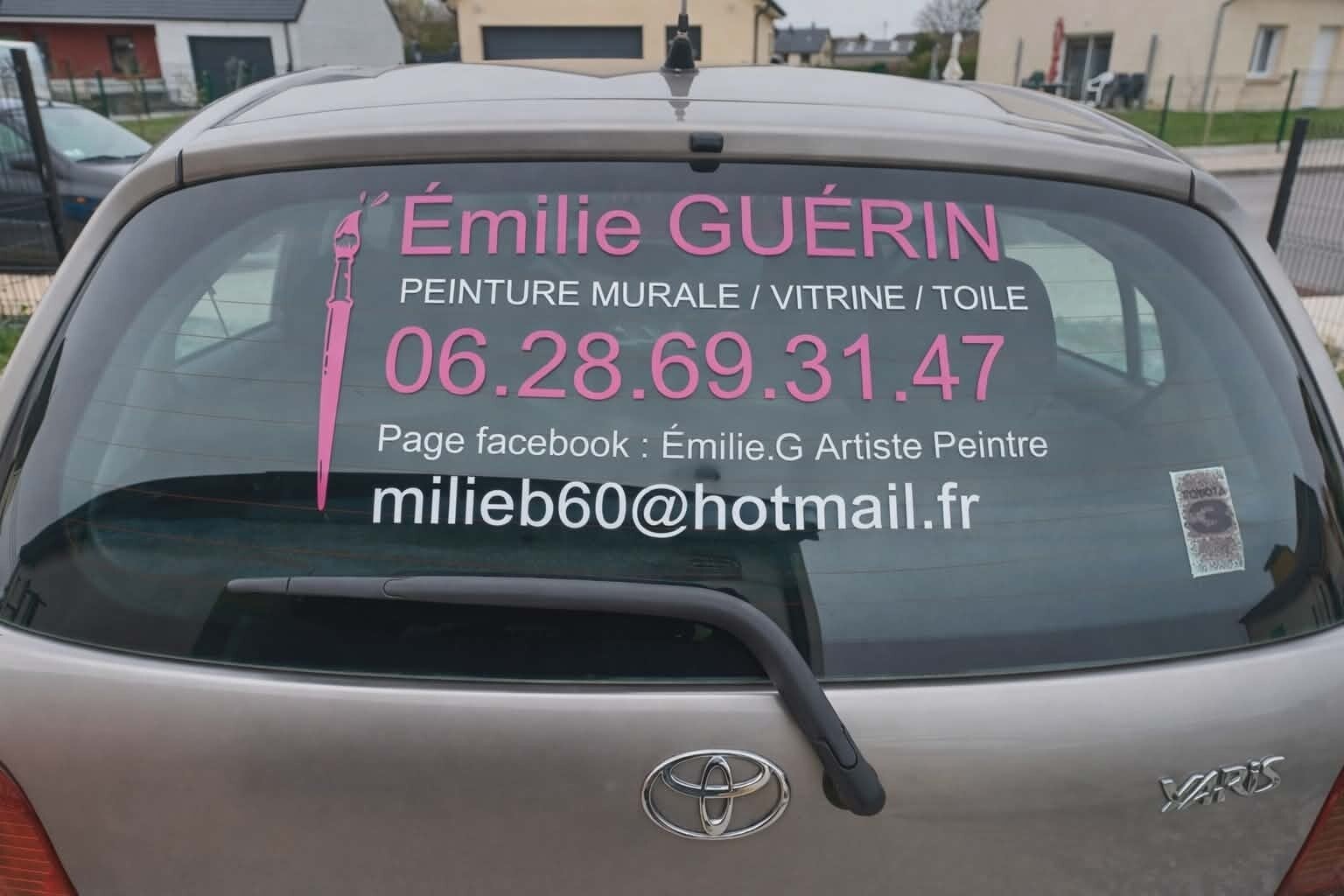 Sticker personnalisé pour pare-brise arrière voiture - Modèle publicitaire
