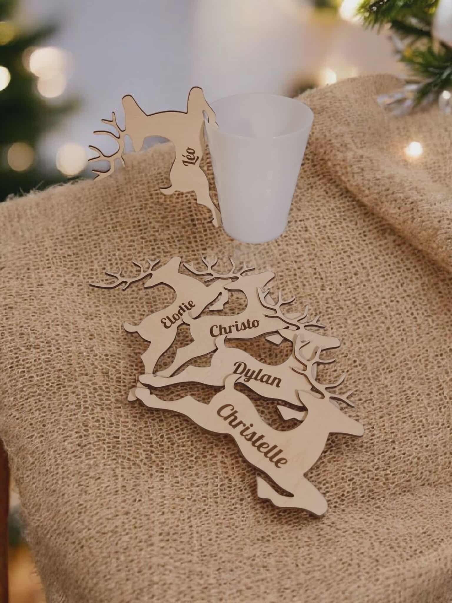 Marque place / Marque verre en bois personnalisé - Modèle rennes