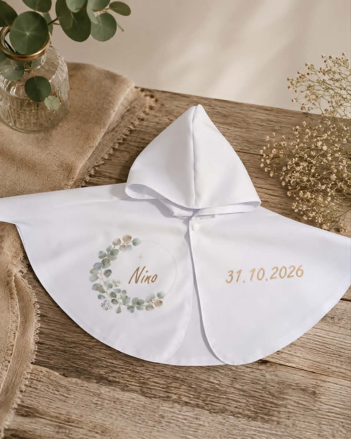 Cape de baptême personnalisée - Modèle couronne eucalyptus avec croix