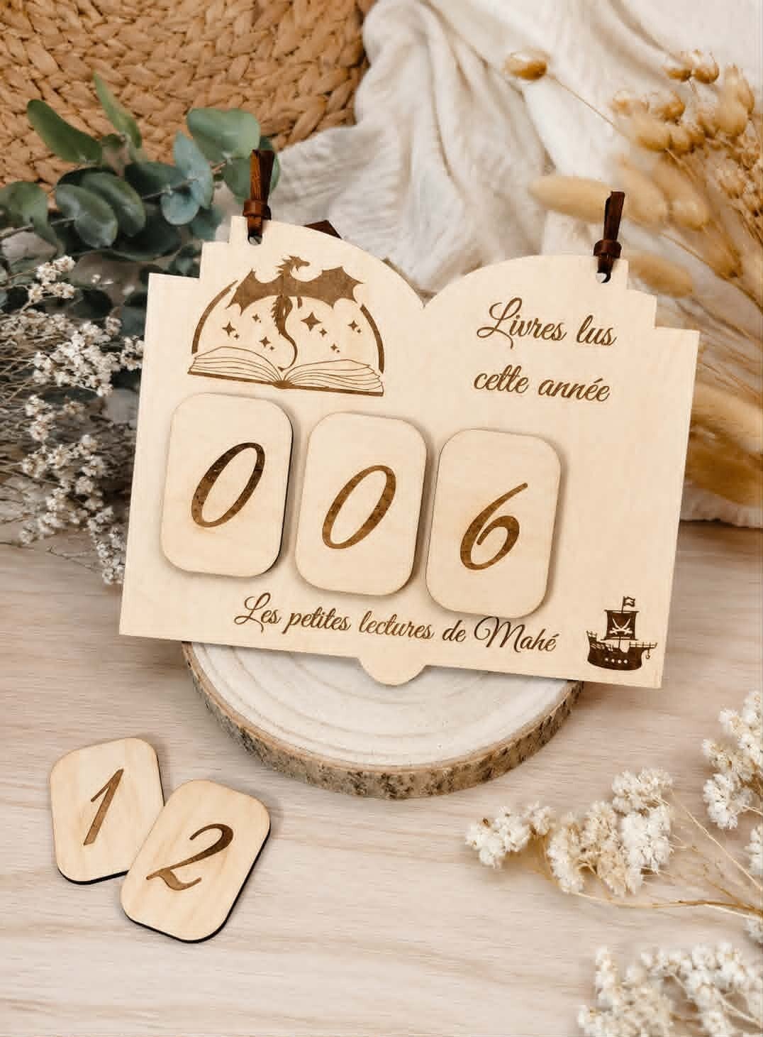 Book tracker / Compteur de livres personnalisé - Modèle livre avec dragon et bateau pirate