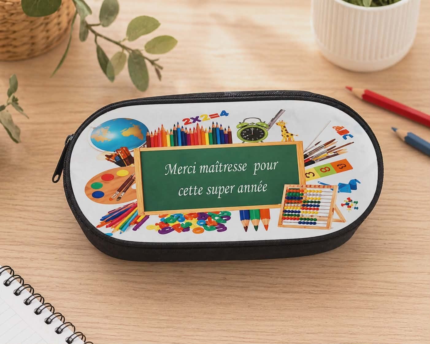 Trousse à crayons personnalisée - Modèle tableau et motif d'école