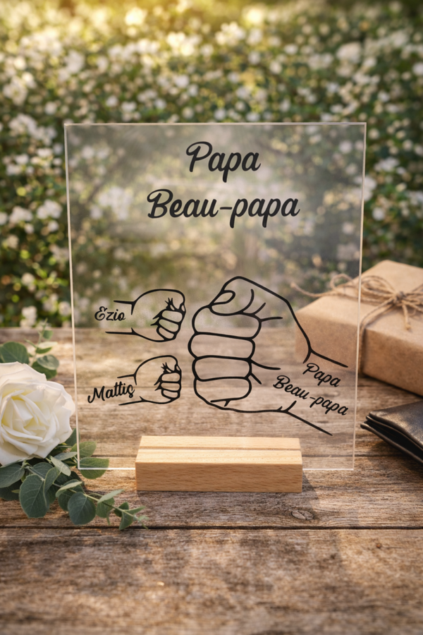 Plaque en plexiglass personnalisée - Modèle main adulte avec main(s) enfant(s)
