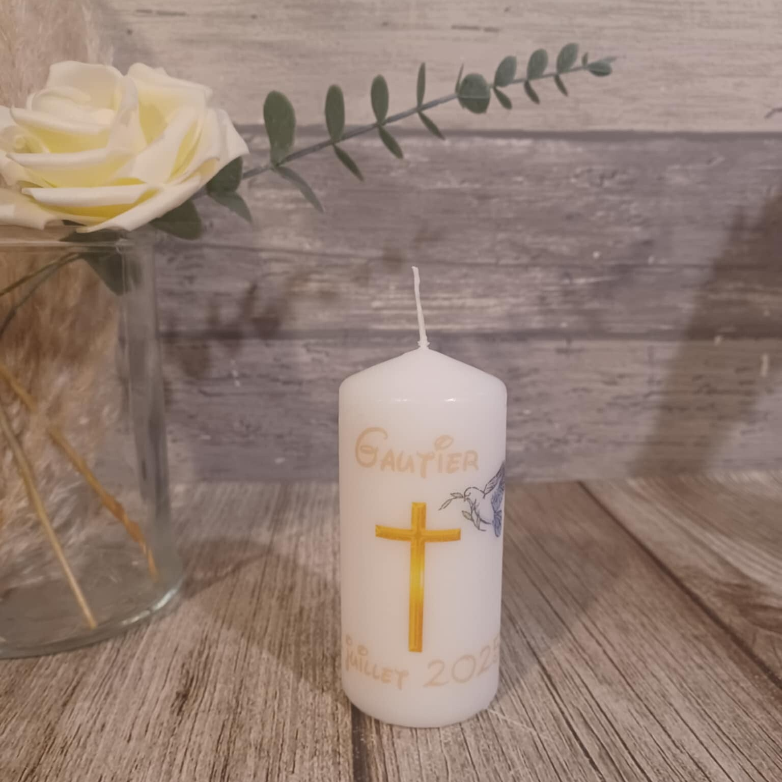 Bougie personnalisée - Modèle croix avec colombe