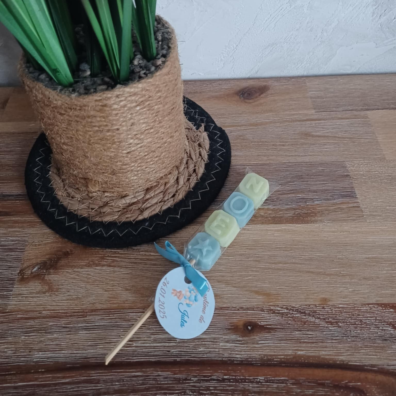 Brochette de cubes de savons personnalisés - Modèle ourson avec ballons