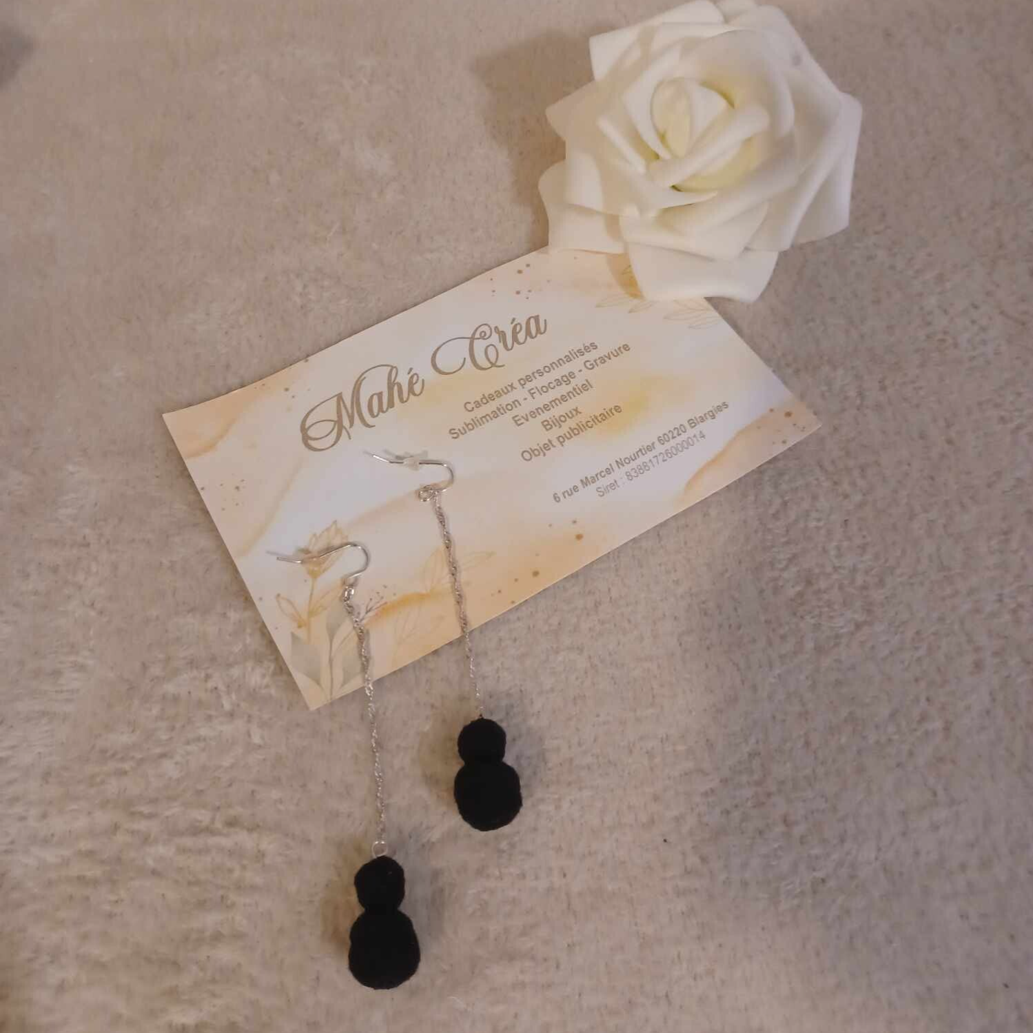 Boucles d'oreilles - Modèle boules pendantes noires