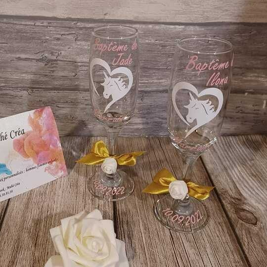 Flûte à champagne personnalisée vinyle adhésif - Modèle licorne dans un coeur