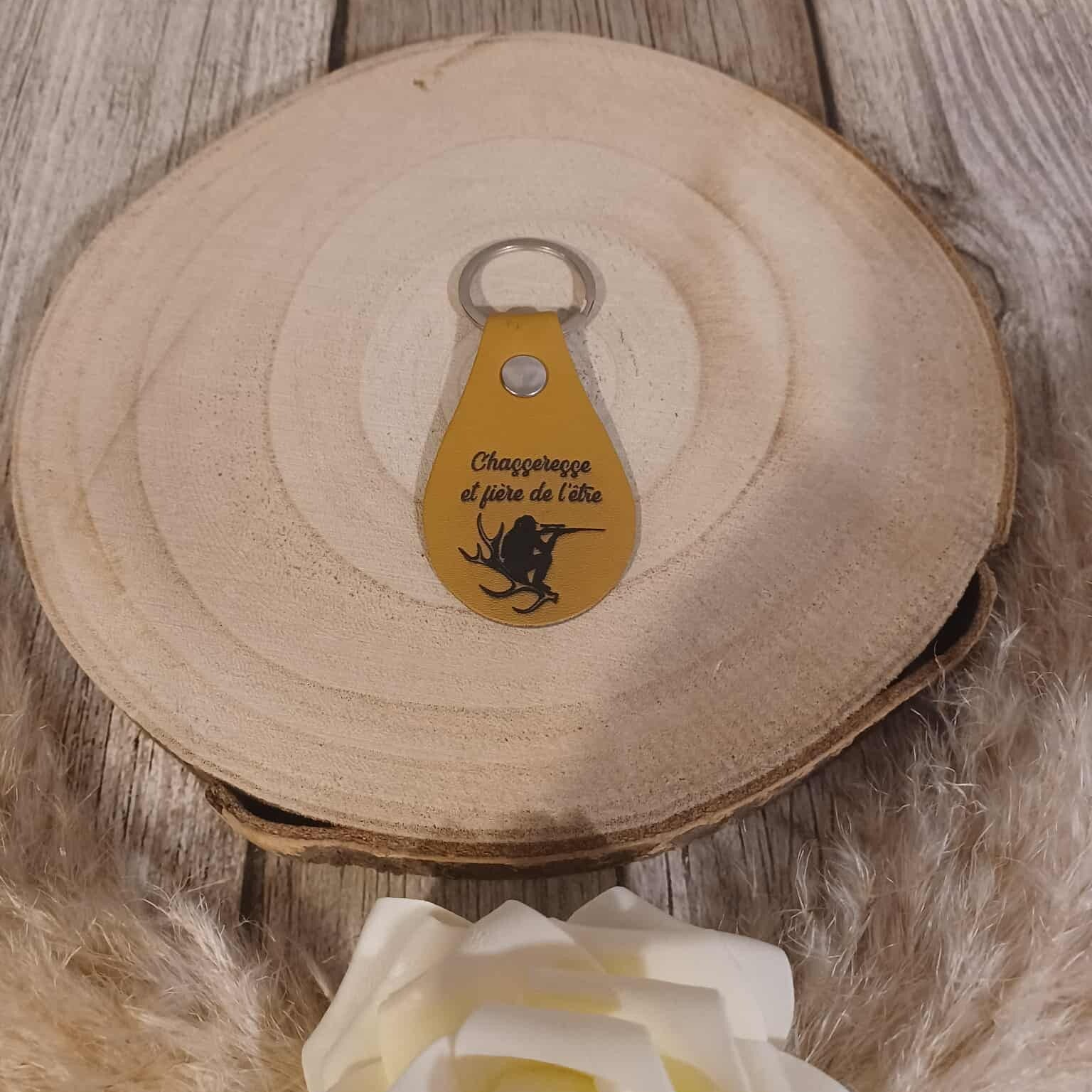 Porte clef goutte simili cuir personnalisé - Modèle chasseresse