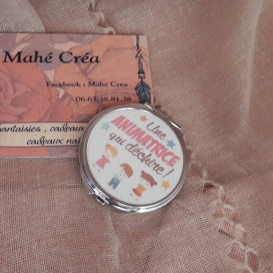 Miroir de poche personnalisé - Modèle "Une animatrice qui déchire !"