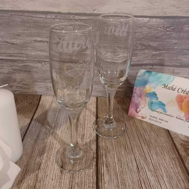 Flûte à champagne personnalisée vinyle adhésif - Modèle cœurs entrelacés