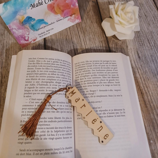 Marque page personnalisé en bois - Modèle pointe