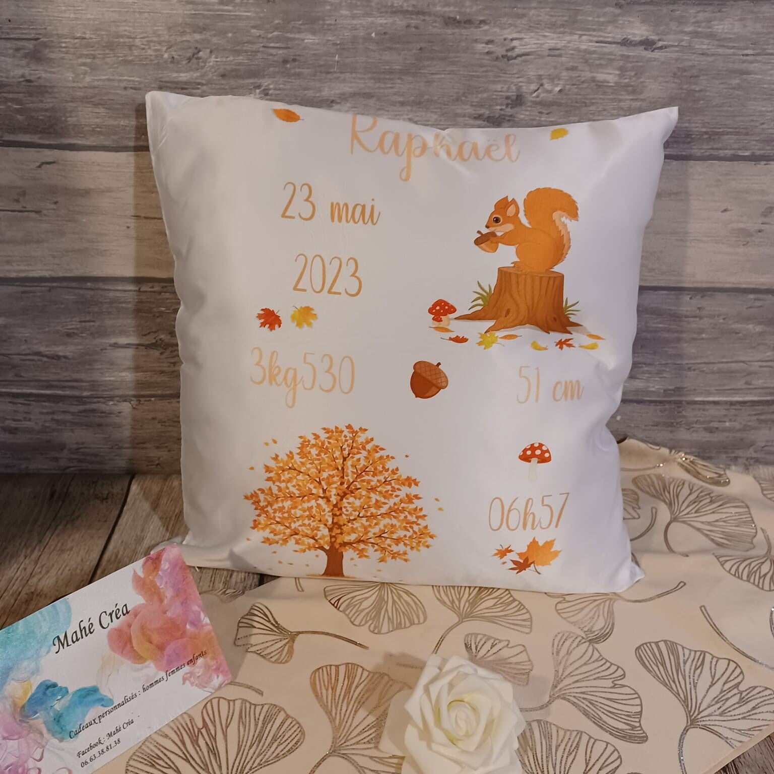 Coussin de naissance personnalisé - Modèle écureuil + motifs de la forêt