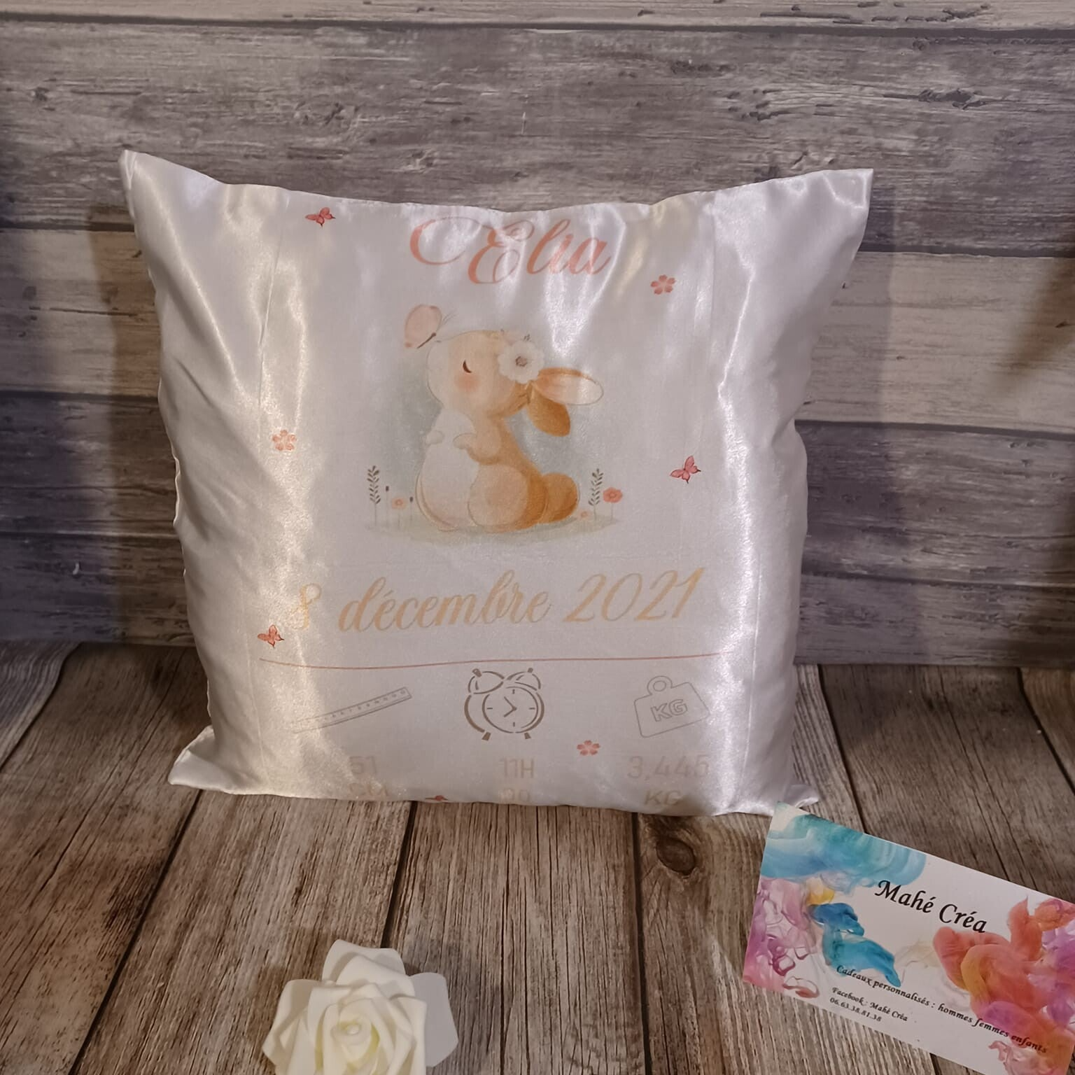 Coussin de naissance personnalisé - Modèle lapin + éléments de naissance (horloge, balance et poids)