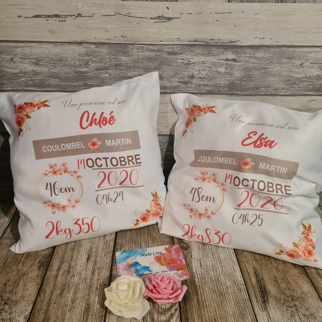 Coussin de naissance personnalisé - Modèle couronne fleural et encadré fleural