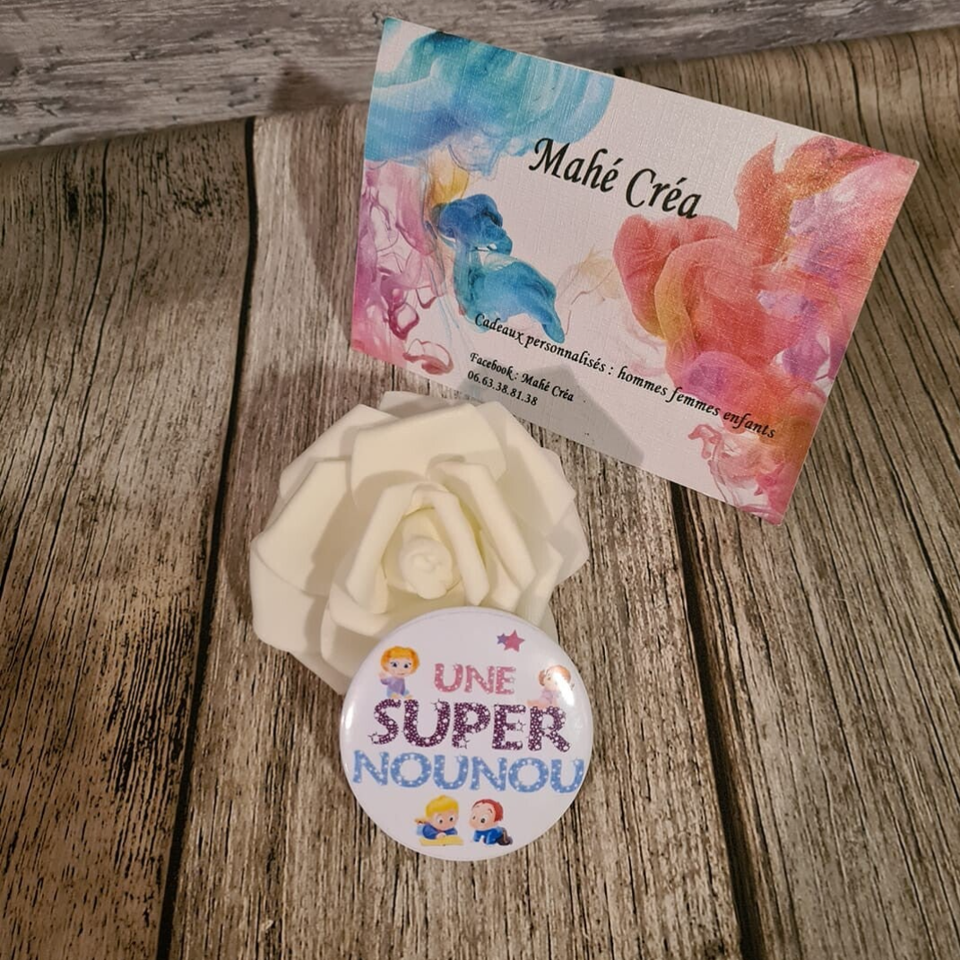 Badge personnalisé - Modèle "Une super Nounou"