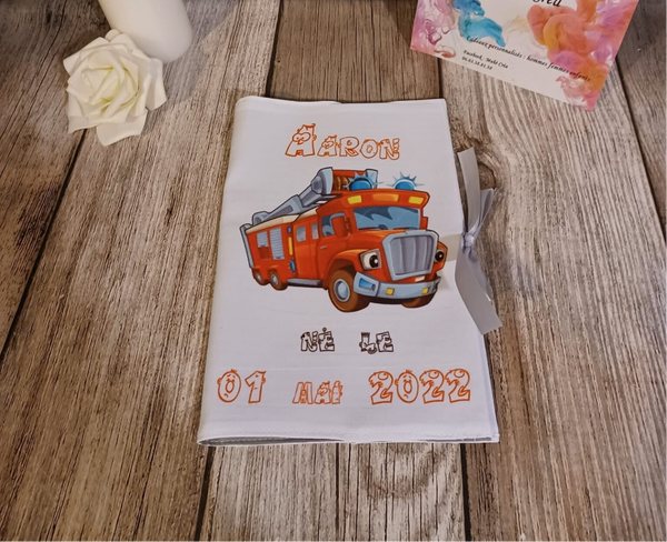Protège carnet de santé personnalisé - Modèle camion de pompier