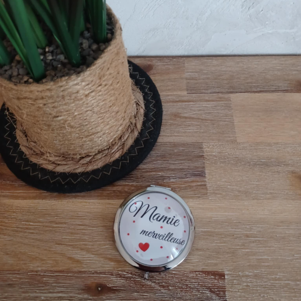 Miroir de poche personnalisé - Modèle fond à pois + coeur