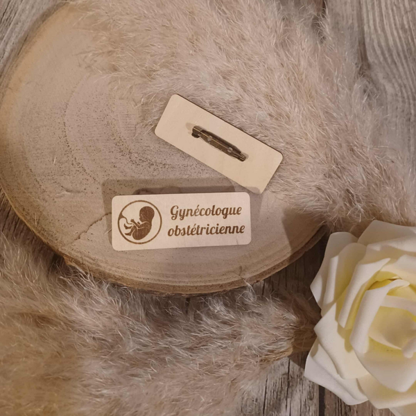 Badge personnalisé en bois - Modèle échographie