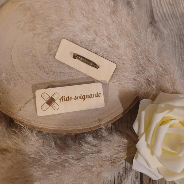 Badge personnalisé en bois - Modèle pansement