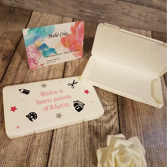 Boîte à bons points personnalisée - Modèle 4 motifs école + étoiles