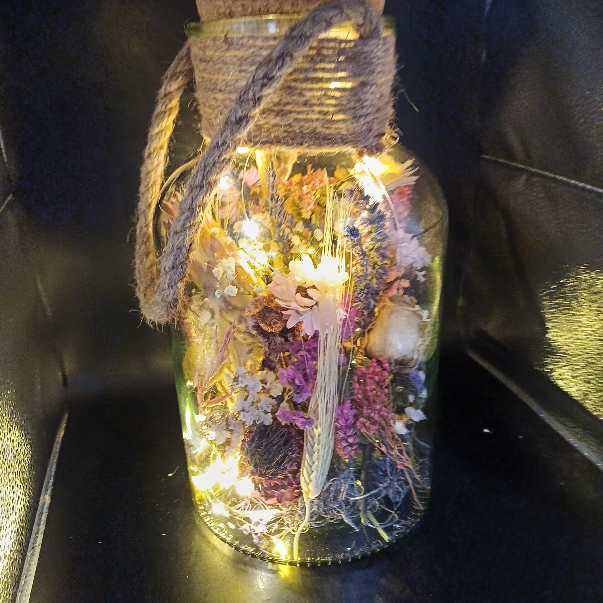 Grote glazen vaas met fleurige droogbloemen & sfeervolle LED-lampjes ✨