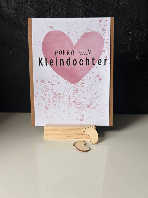 • Hoera een kleindochter •