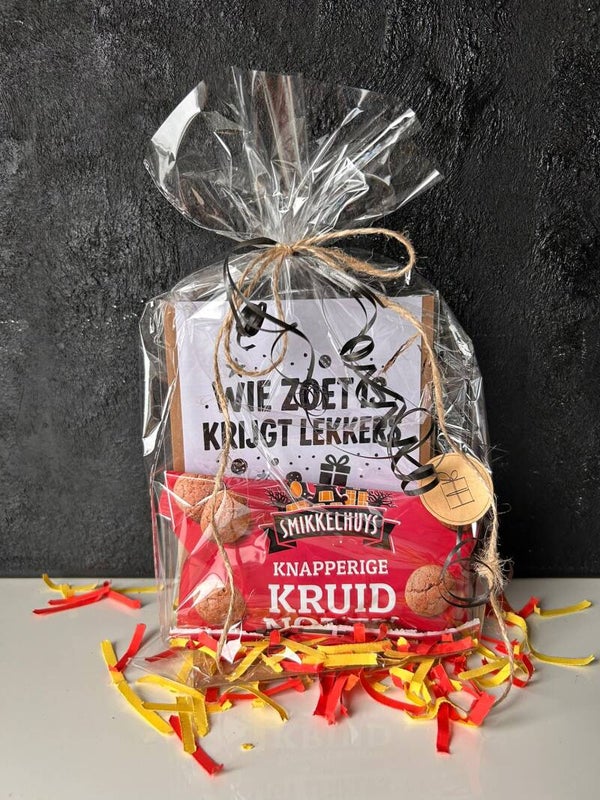 • Pakketje Wie zoet is krijgt lekkers • Kruidnoten