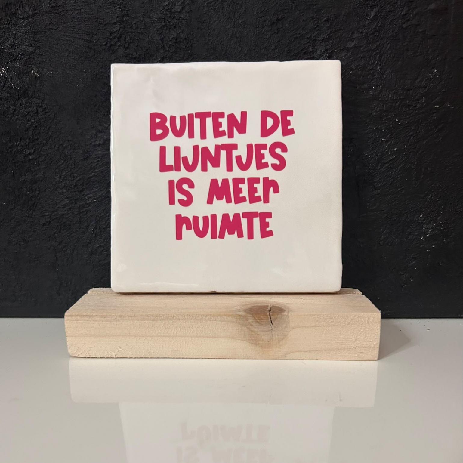 • Buiten de lijntjes is meer ruimte • Tegeltje