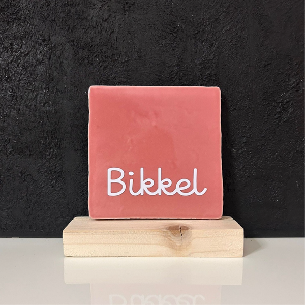 • Bikkel • Tegeltje