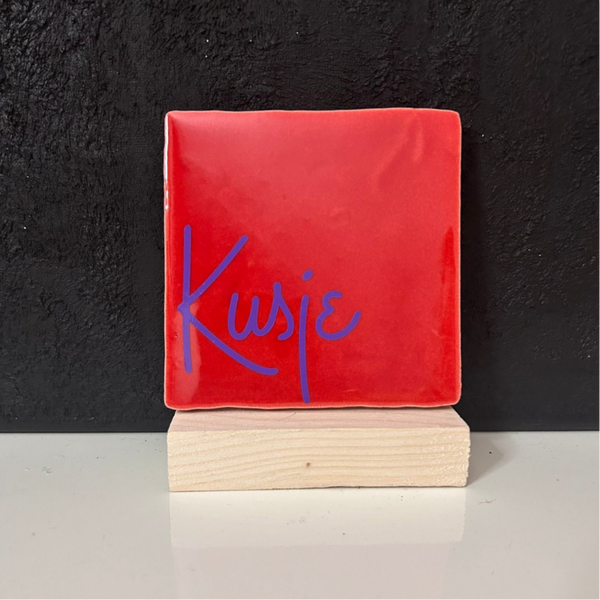 • Kusje • Tegeltje