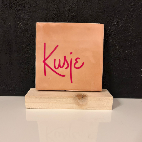 • Kusje • Tegeltje